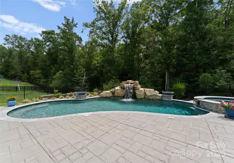 Exterior - 3239 Split Rail Ln, Lancaster, SC 29720 photo 6 of 8