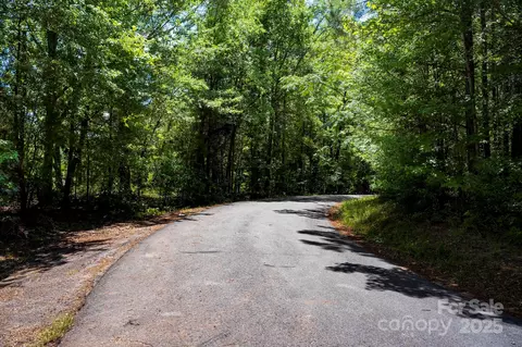 07 Setzler Rd, Laurens, SC 29360