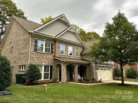 8828 Newbury Grove St, Charlotte, NC 28277