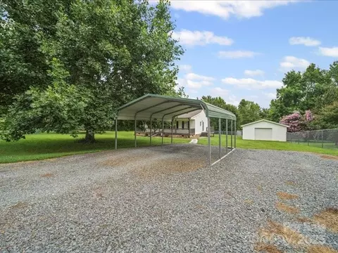 Exterior - 38009 Porter Rd, Albemarle, NC 28001 photo 3 of 8