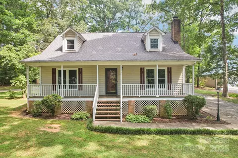 7702 Surry Ln, Indian Trail, NC 28079