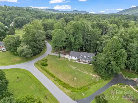 213 Raintree Dr, Hendersonville, NC 28791