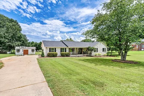 978 La Forest Ln, Concord, NC 28027
