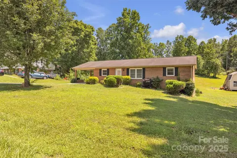 369 Birch Circle Dr, Hudson, NC 28638