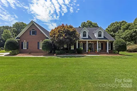 6138 Highview Rd, Matthews, NC 28104