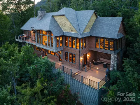 14 Clear Fork Ln, Fairview, NC 28730