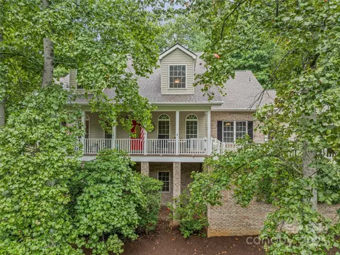 808 Old Fort Rd, Fairview, NC 28730