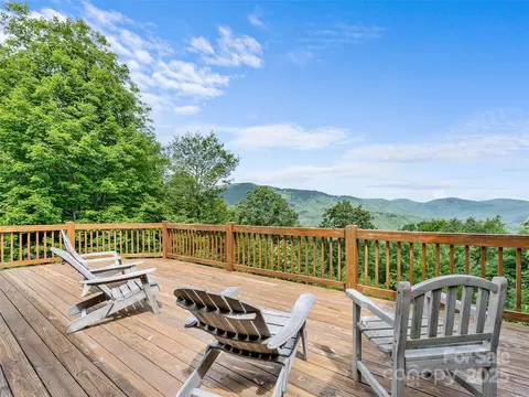 60 Lakeside Trl, Lake Toxaway, NC 28747