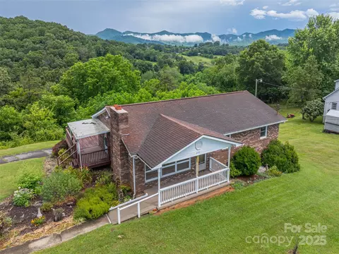 644 N Canton Rd, Canton, NC 28716