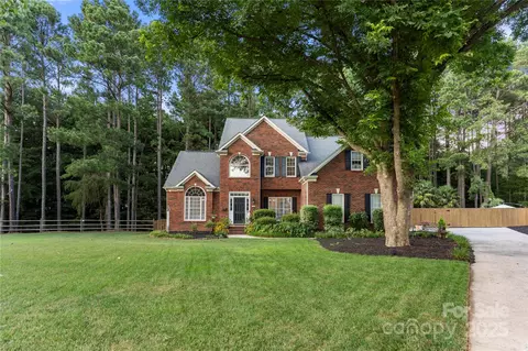 6195 Hunter Ln, Matthews, NC 28104