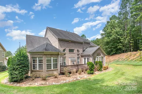 108 Laurel Glen Ct, Mount Holly, NC 28120