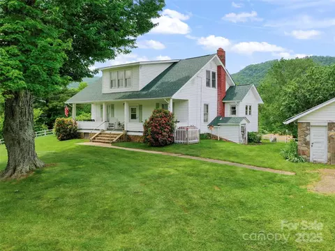 3910 Pisgah Dr, Canton, NC 28716