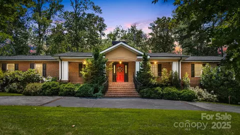 3 Amherst Rd, Asheville, NC 28803