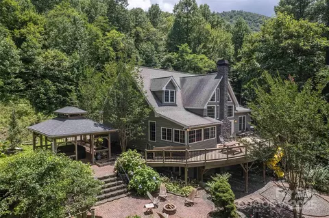 533 Safari Dr, Sylva, NC 28779 photo 2