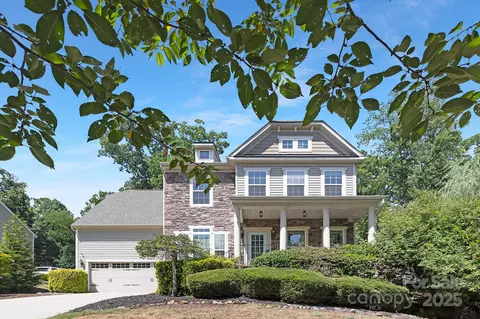 446 Leaf Arbor Ct, Clover, SC 29710