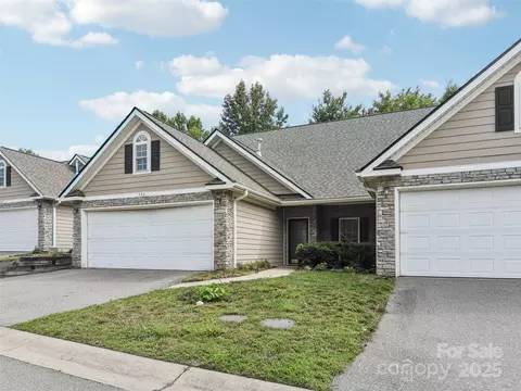 888 W Pointe Dr, Asheville, NC 28806