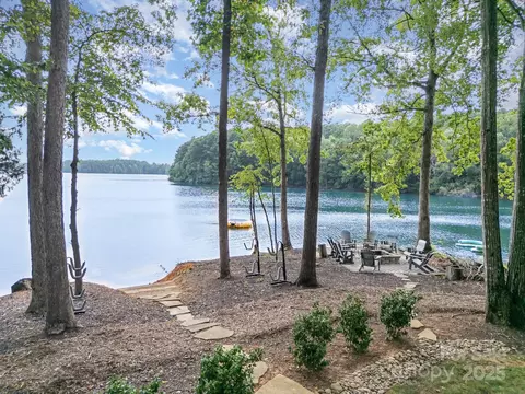 View/Area - 708 Amalfi Dr, Davidson, NC 28036 photo 2 of 4
