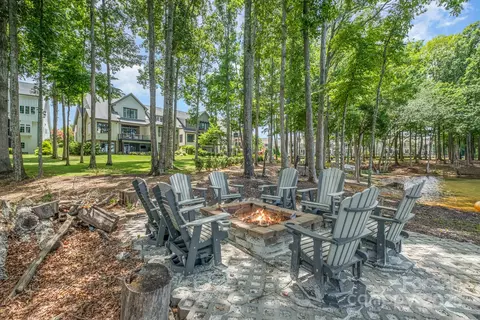 Exterior - 708 Amalfi Dr, Davidson, NC 28036 photo 2 of 5