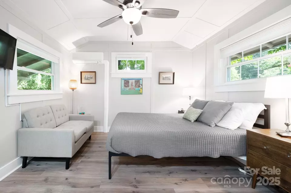 Bedroom - Cottage Drive, Asheville, NC 28805 photo 4 of 5