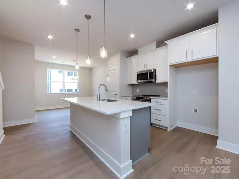 7008 Impulse Ct, Charlotte, NC 28205