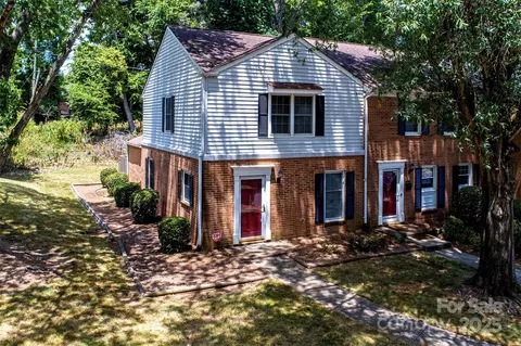1809 Sabrina Ct, Charlotte, NC 28210