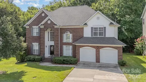 10929 Valley Spring Dr, Charlotte, NC 28277