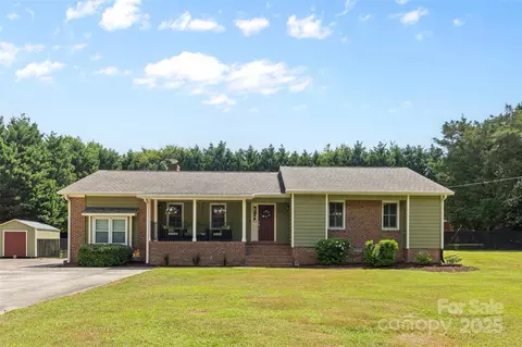 2948 Stoneybrook Dr, Fort Mill, SC 29708