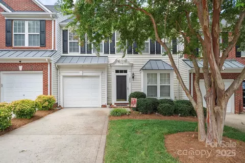 1882 Lookout Ln, Gastonia, NC 28054