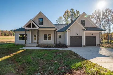 211 Golf Course Rd, Maiden, NC 28650