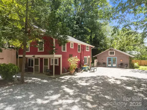 313 Chadwick Ave, Hendersonville, NC 28792