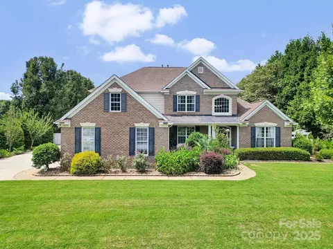 2210 Legacy Oak Dr, Waxhaw, NC 28173