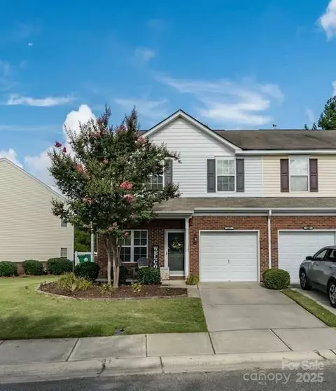 107 Azteca Dr, Matthews, NC 28104