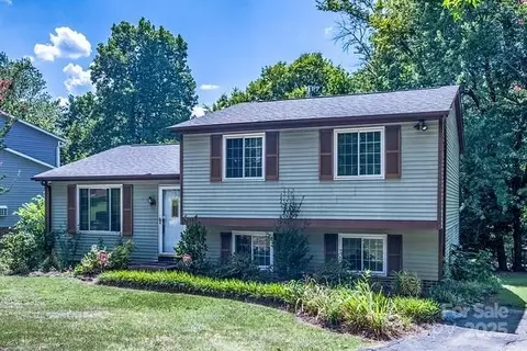1216 Ogden Pl, Charlotte, NC 28213