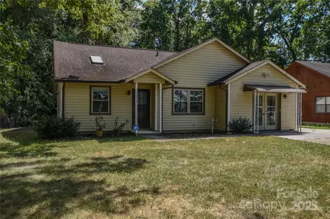 5418 Amado St, Charlotte, NC 28215