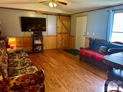 Living - 492 Chestnut Mountain Rd, Spruce Pine, NC 28777 photo 3 of 4