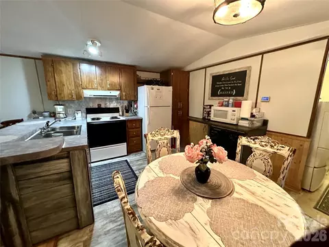 Kitchen - 492 Chestnut Mountain Rd, Spruce Pine, NC 28777 photo 2 of 3