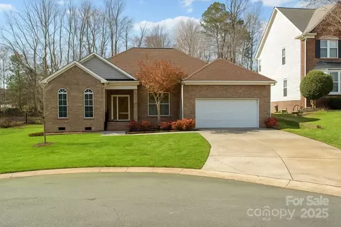 10179 Claybrooke Dr, Charlotte, NC 28262