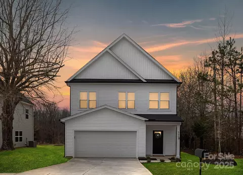 9507 Weston Woods Ln, Charlotte, NC 28216