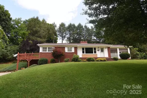 29 Belmont St, Canton, NC 28716
