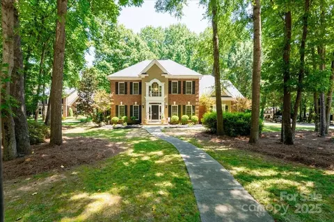 3602 Newchurch Cir, Charlotte, NC 28269