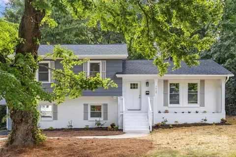 7315 Thorncliff Dr, Charlotte, NC 28210