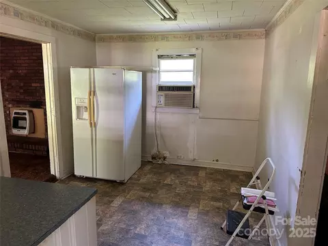 Kitchen - 107 E Hunt Dr, Nebo, NC 28761 photo 2 of 2