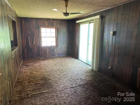 Living - 107 E Hunt Dr, Nebo, NC 28761 photo 2 of 3