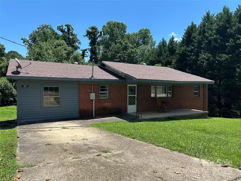 Exterior - 107 E Hunt Dr, Nebo, NC 28761 photo 2 of 4