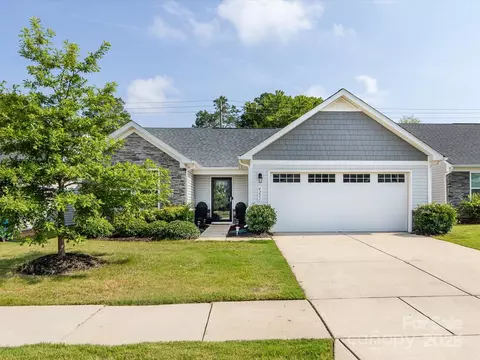 4231 Mackinnon Dr, Charlotte, NC 28214