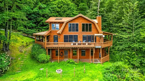1933 N Laurel Ridge N Rd N, Maggie Valley, NC 28751