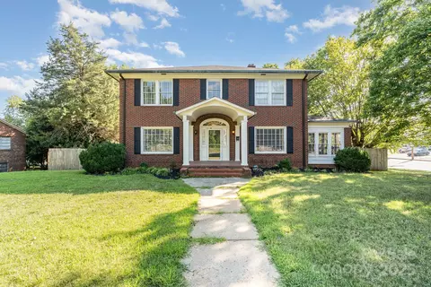 761 N Center St, Statesville, NC 28677