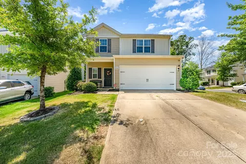 4702 Opus Ln, Charlotte, NC 28214