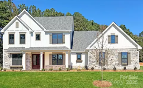 125 Crestview Ln, Troutman, NC 28166