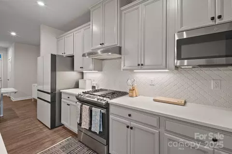 Kitchen - 768 Hazel Way, Denver, NC 28037 photo 4 of 4